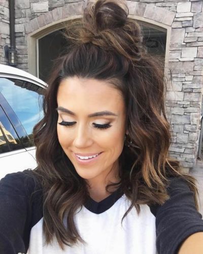 short-hair_-half-up-top-knot