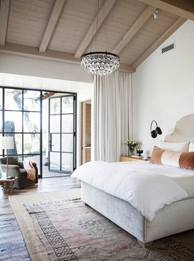 thumbnail_layering-rugs-turkish-over-jute-bedroom-by-elizabeth-stanley-via-domaine